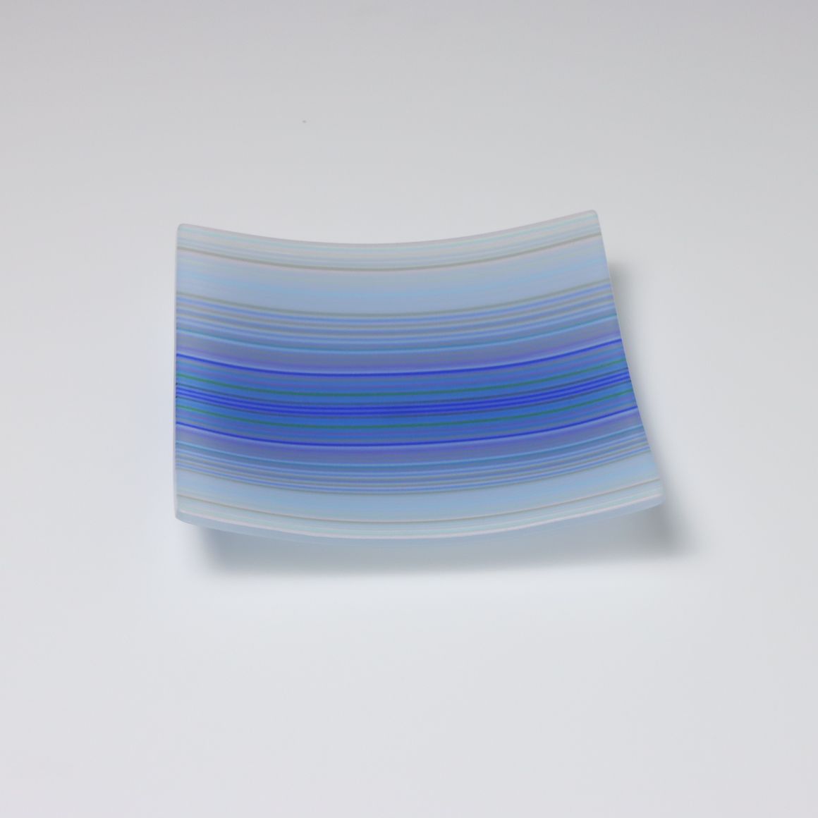 R4270 | Square Shaped ColourWave Glass Plate | Pale and Dark Blues